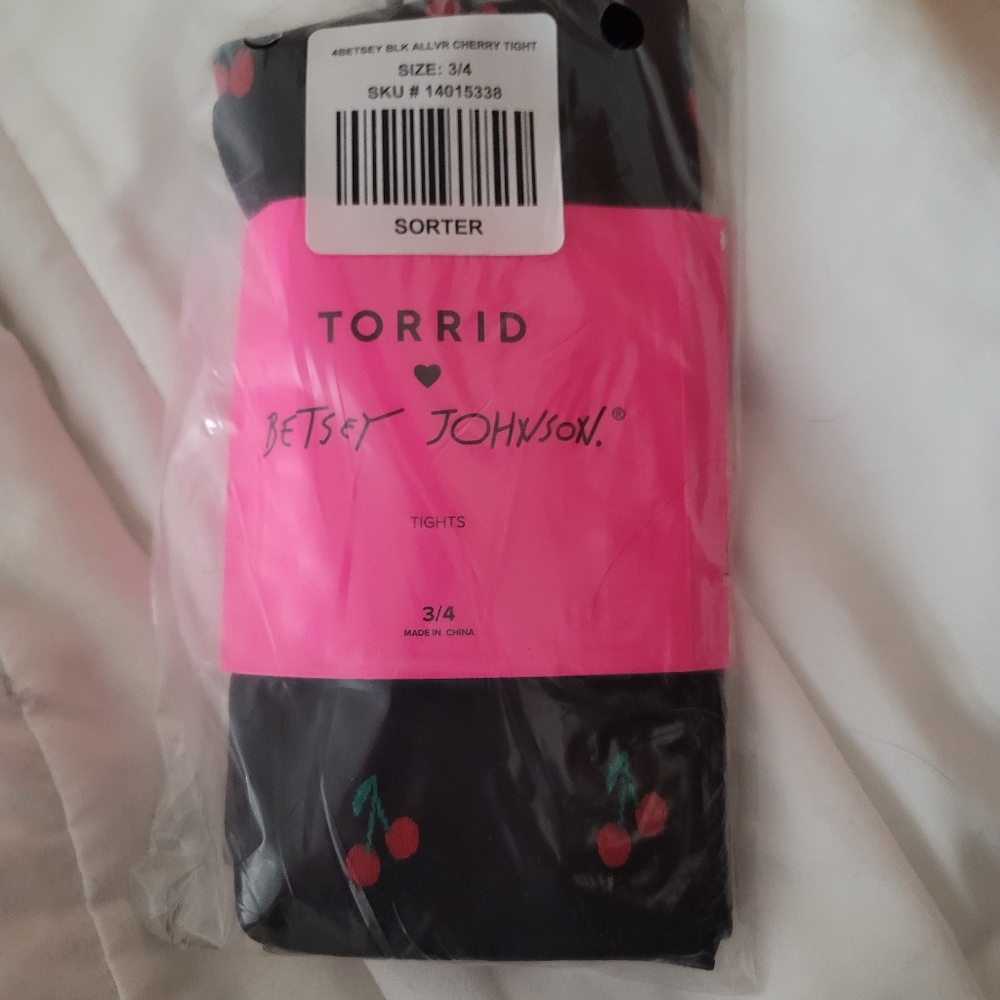 NWT Betsy Johnson torrid Cherry Tights - Size 3/4